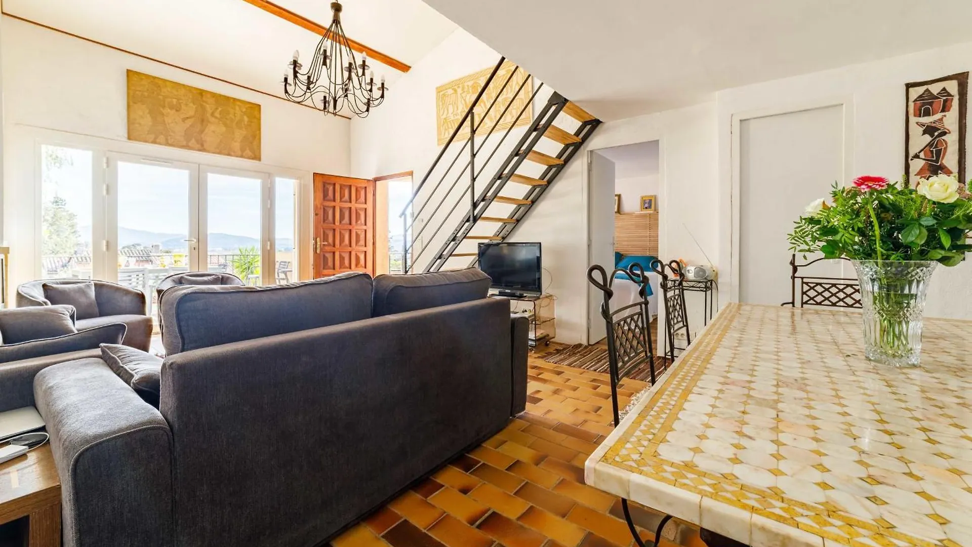 Σπίτι διακοπών Spacious Semidetached House With Garden & Terrace Grimaud